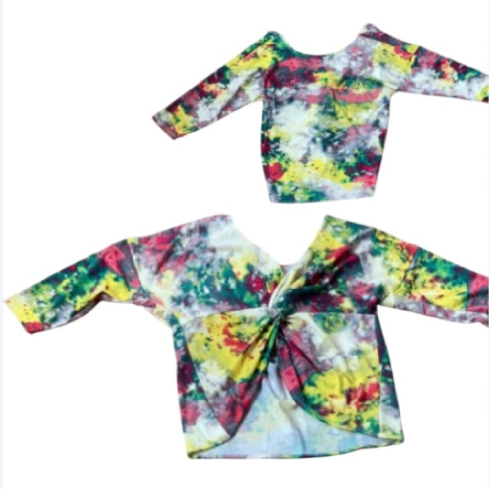 Arabella top twist back bright tie dye like print top size 2X - Picture 15 of 17